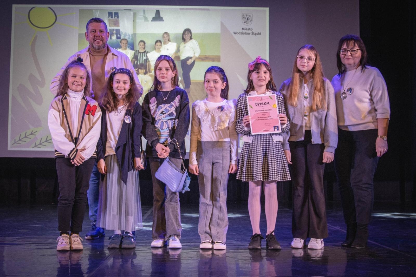 Zdjęcie w galerii na portalu naszwodzislaw.com: Kreatywność nie zna granic. Za nami IX Wodzisławski Festiwal Kreatywności [FOTO] wiadomości z regionu