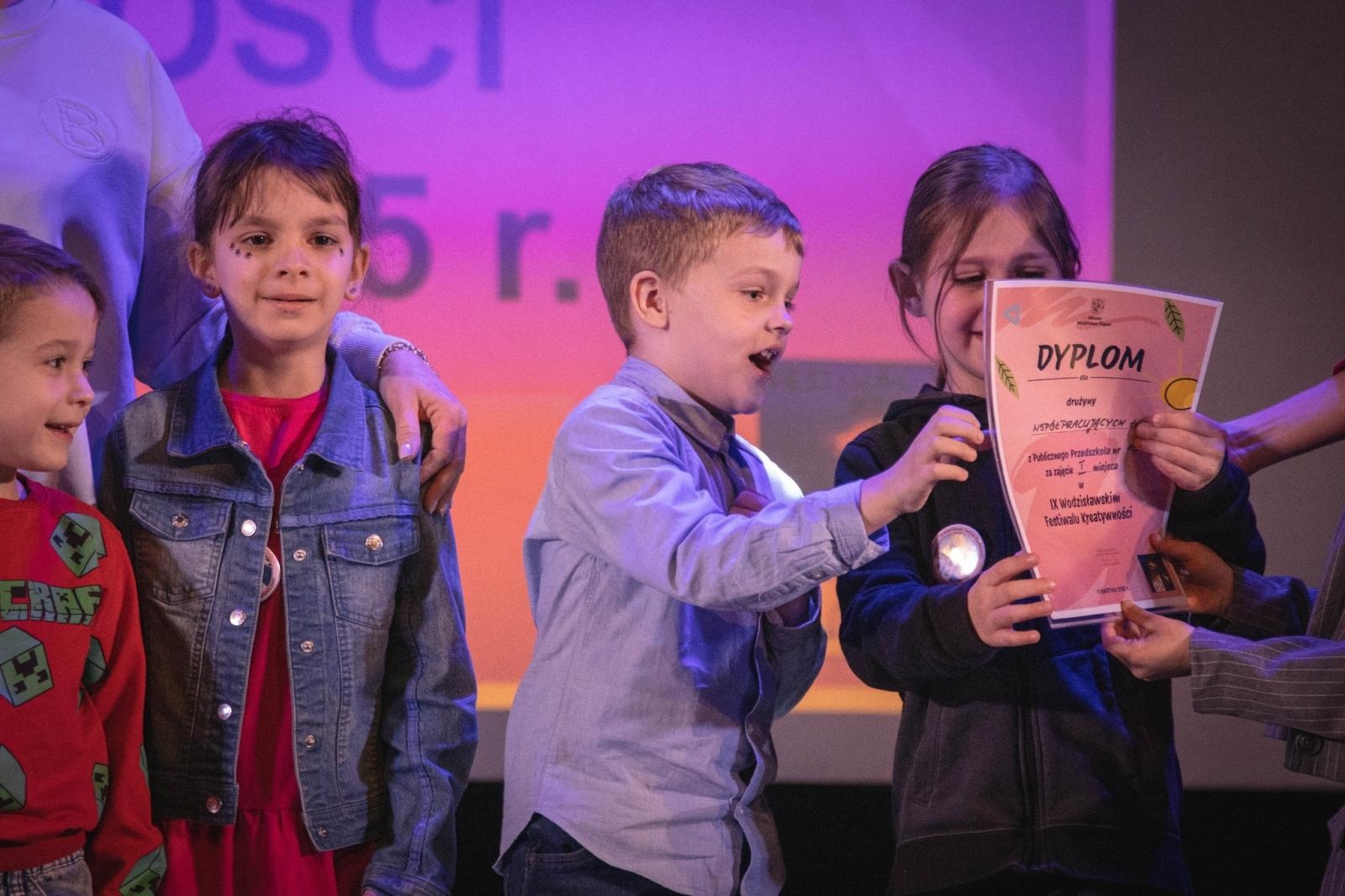 Zdjęcie w galerii na portalu naszwodzislaw.com: Kreatywność nie zna granic. Za nami IX Wodzisławski Festiwal Kreatywności [FOTO] wiadomości z regionu