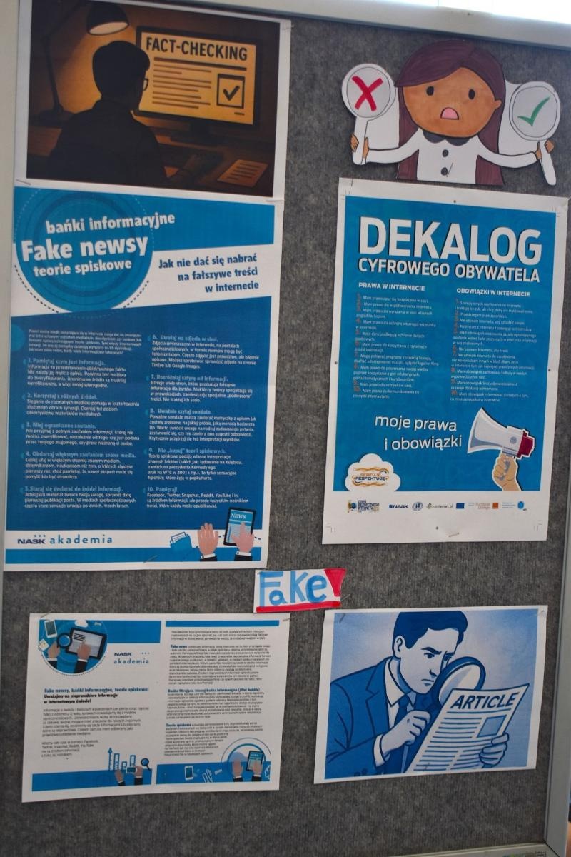 Zdjęcie w galerii na portalu naszwodzislaw.com: Fakty kontra dezinformacja. Młodzież na tropie prawdy wiadomości z regionu