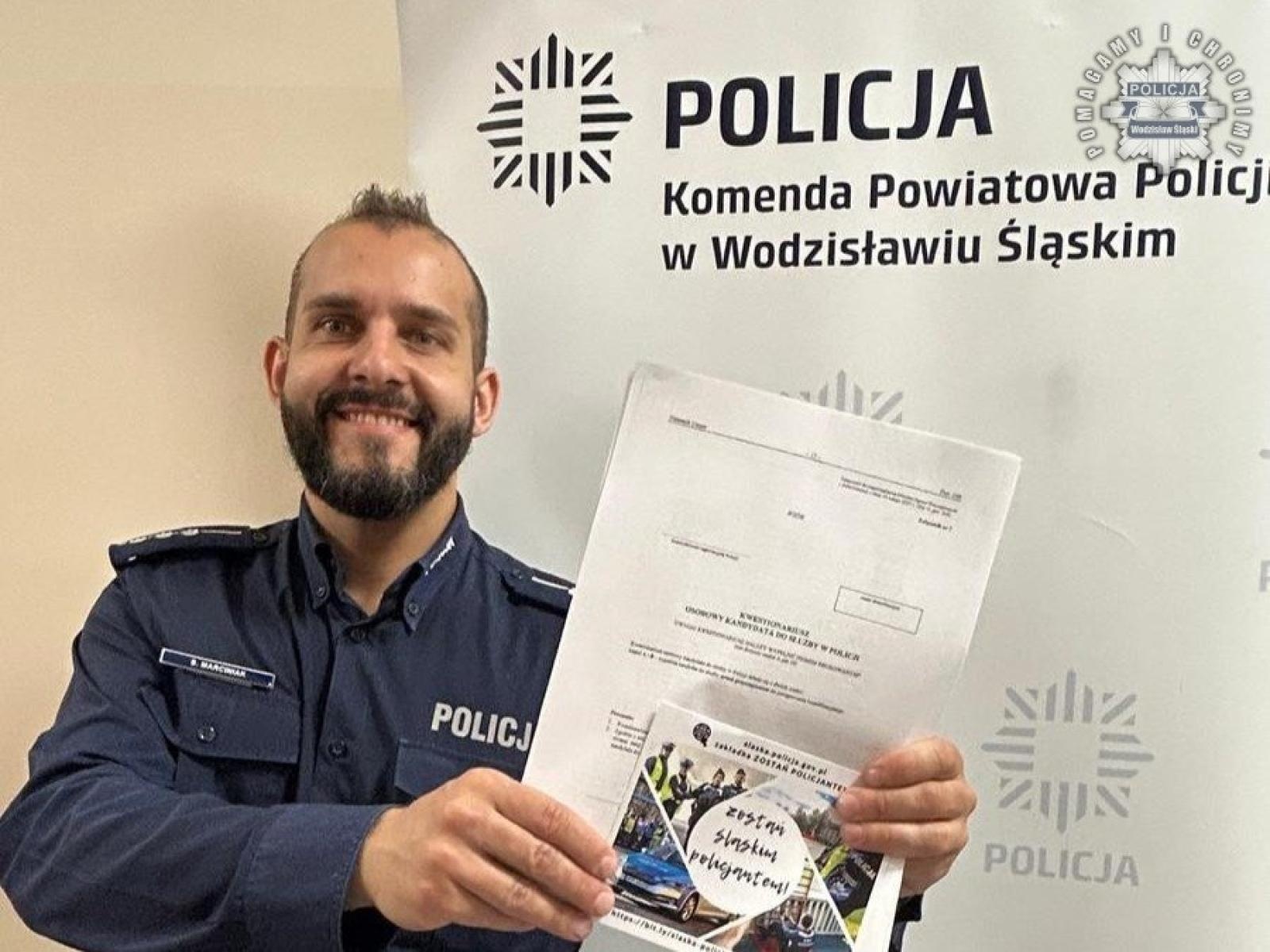 Zdjęcie w galerii na portalu naszwodzislaw.com: Policjanci na Dniu Otwartym wodzisławskiego Ekonomika wiadomości z regionu