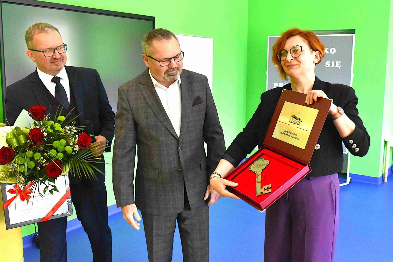 Zdjęcie w galerii na portalu naszwodzislaw.com: Nowy start, nowe przedszkole – Łaziska witają maluchy! wiadomości z regionu