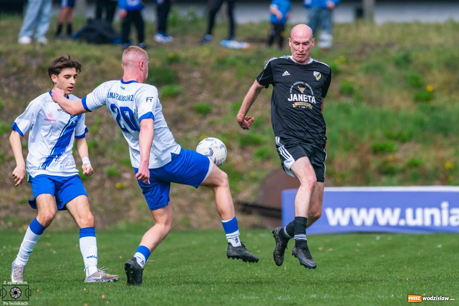 Zdjęcie w galerii na portalu naszwodzislaw.com: Silesia Lubomia nie zwalnia tempa! Emocjonujące derby z Unią Racibórz zakończone kolejnym zwycięstwem [FOTO] wiadomości z regionu