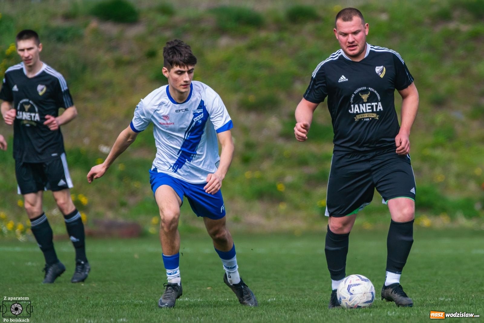 Zdjęcie w galerii na portalu naszwodzislaw.com: Silesia Lubomia nie zwalnia tempa! Emocjonujące derby z Unią Racibórz zakończone kolejnym zwycięstwem [FOTO] wiadomości z regionu