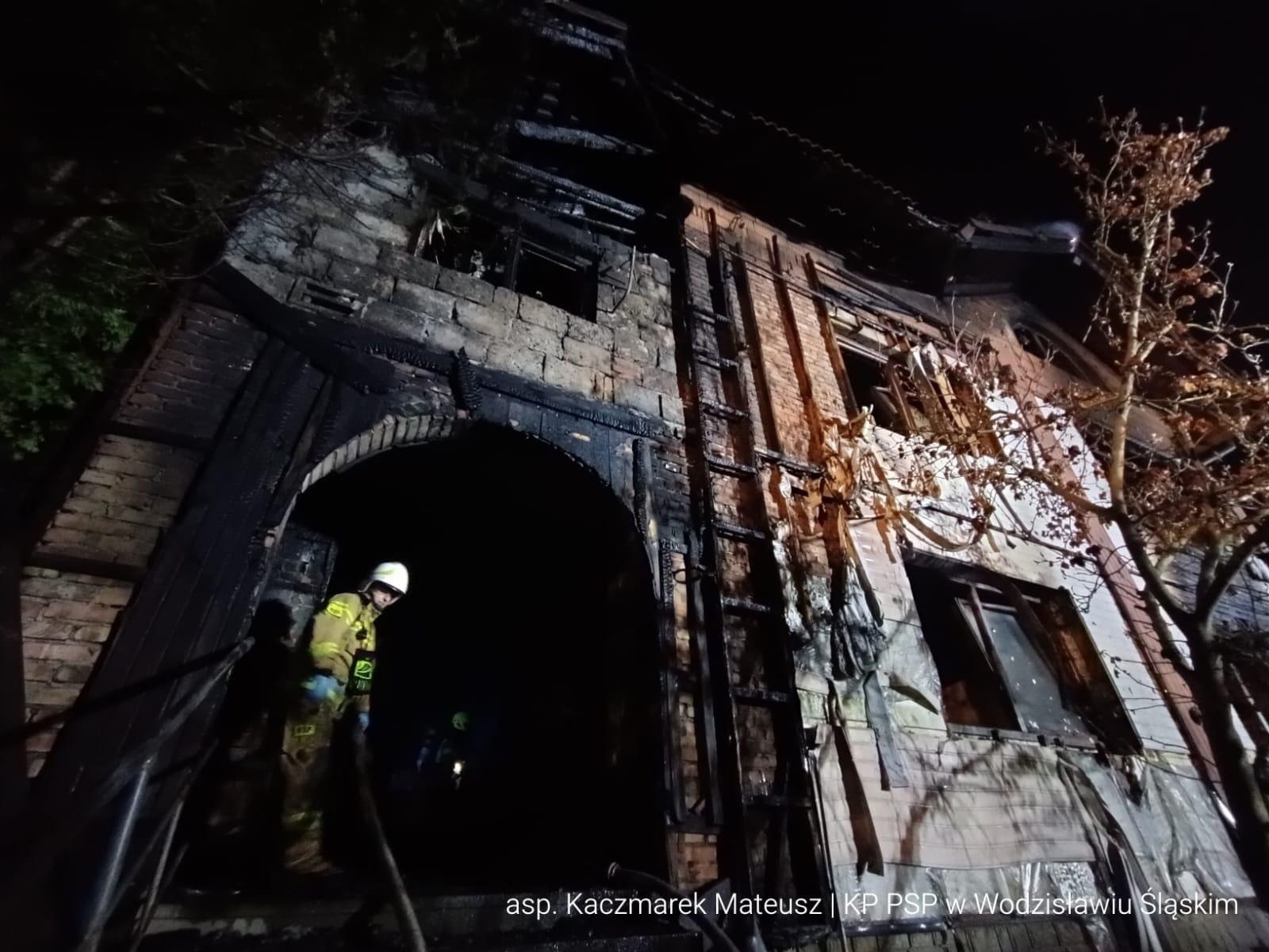 Zdjęcie w galerii na portalu naszwodzislaw.com: Tragedia w Krzyżkowicach. Pięć osób zginęło w płomieniach! [FOTO] wiadomości z regionu