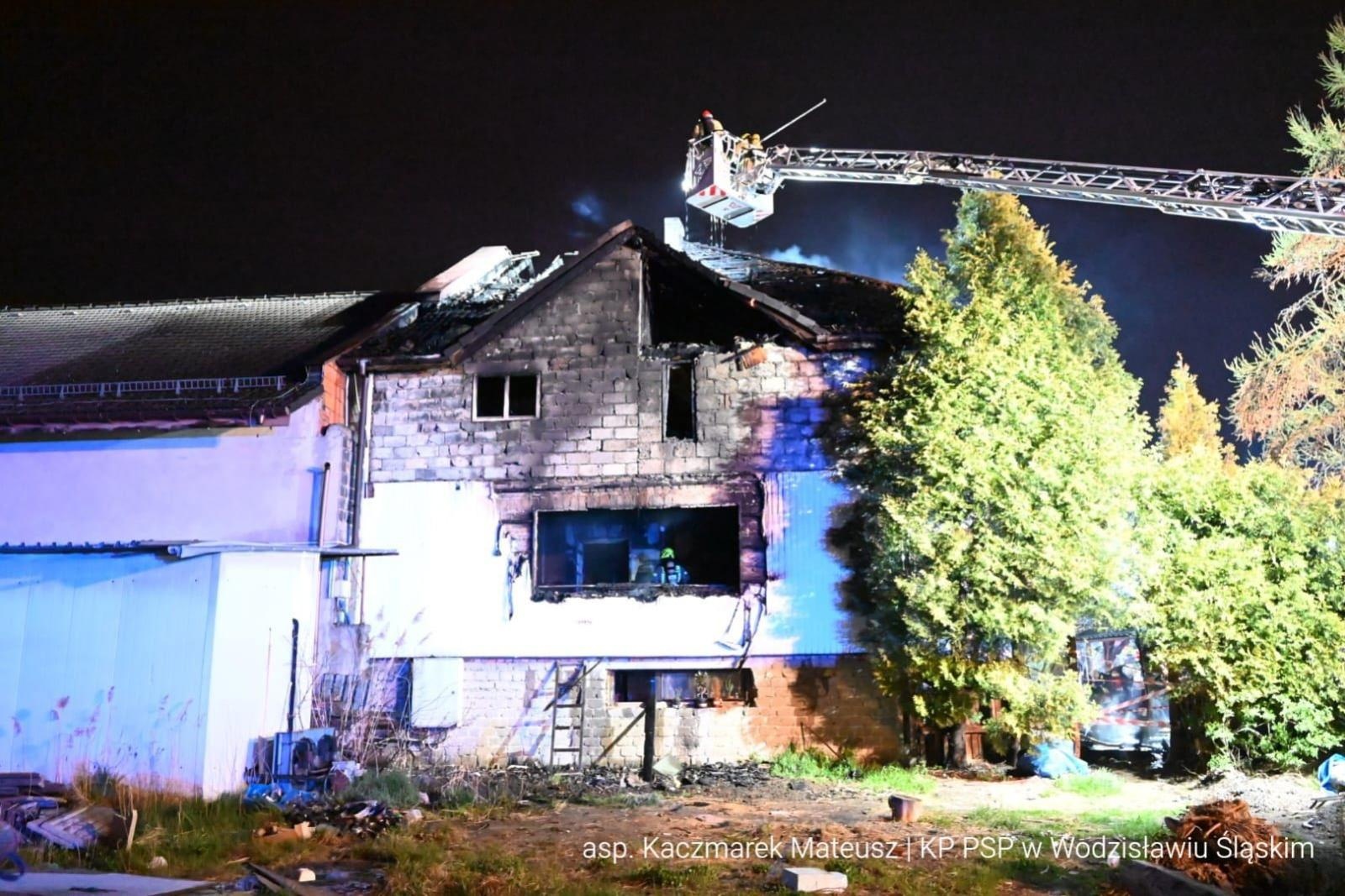Zdjęcie w galerii na portalu naszwodzislaw.com: Tragedia w Krzyżkowicach. Pięć osób zginęło w płomieniach! [FOTO] wiadomości z regionu