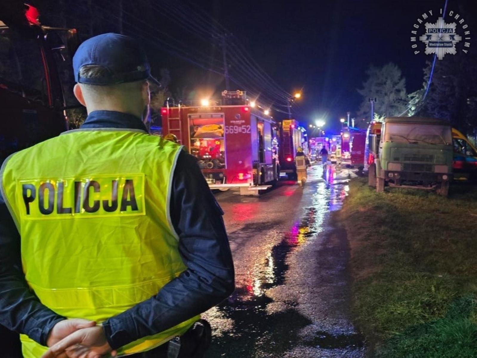 Zdjęcie w galerii na portalu naszwodzislaw.com: Policja wyjaśnia okoliczności tragicznego pożaru w Krzyżkowicach wiadomości z regionu