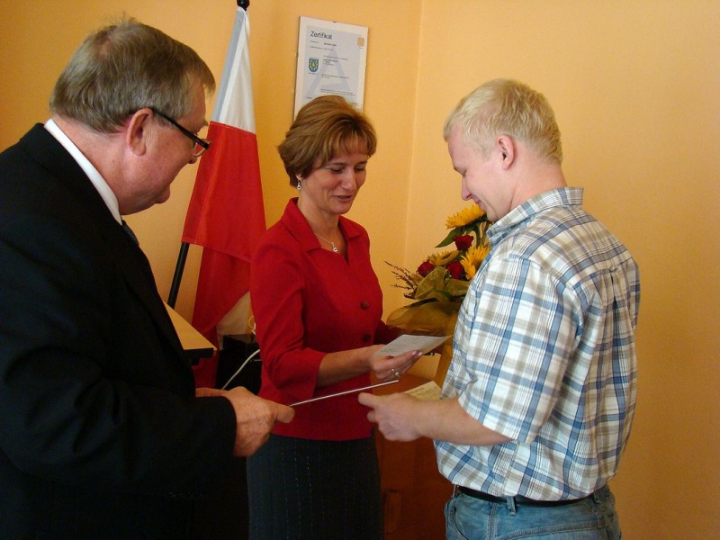 Zdjęcie w galerii na portalu naszwodzislaw.com: Mistrz zjada 5 worków ryżu i kilo kurczaka wiadomości z regionu