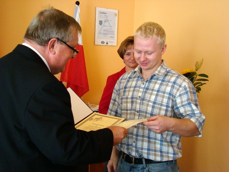 Zdjęcie w galerii na portalu naszwodzislaw.com: Mistrz zjada 5 worków ryżu i kilo kurczaka wiadomości z regionu