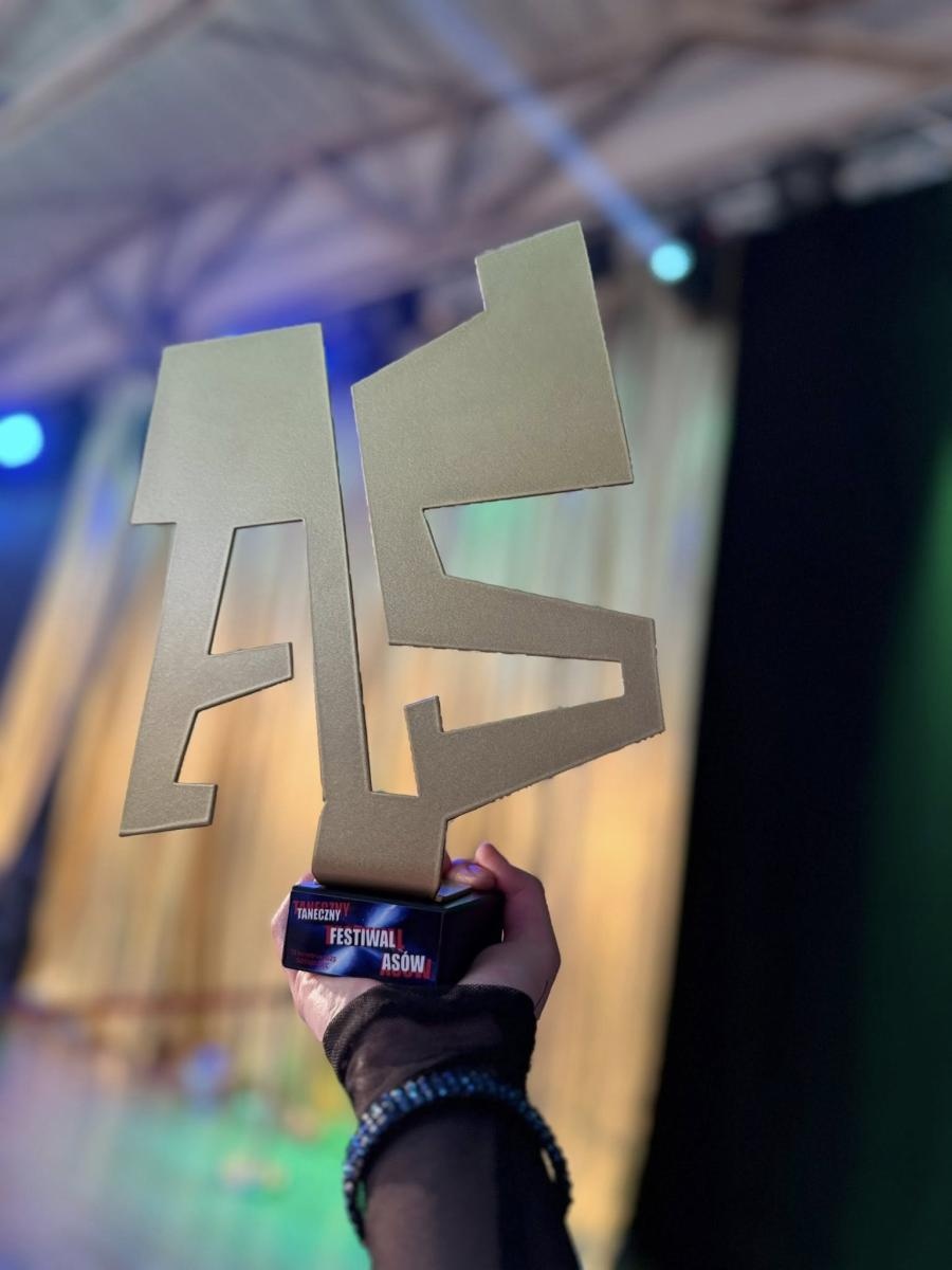 Zdjęcie w galerii na portalu naszwodzislaw.com: I miejsce dla formacji Spin Ladies z WCK wiadomości z regionu