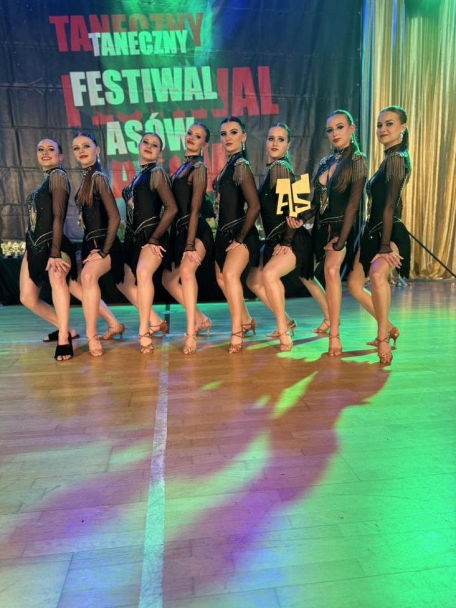 Zdjęcie w galerii na portalu naszwodzislaw.com: I miejsce dla formacji Spin Ladies z WCK wiadomości z regionu