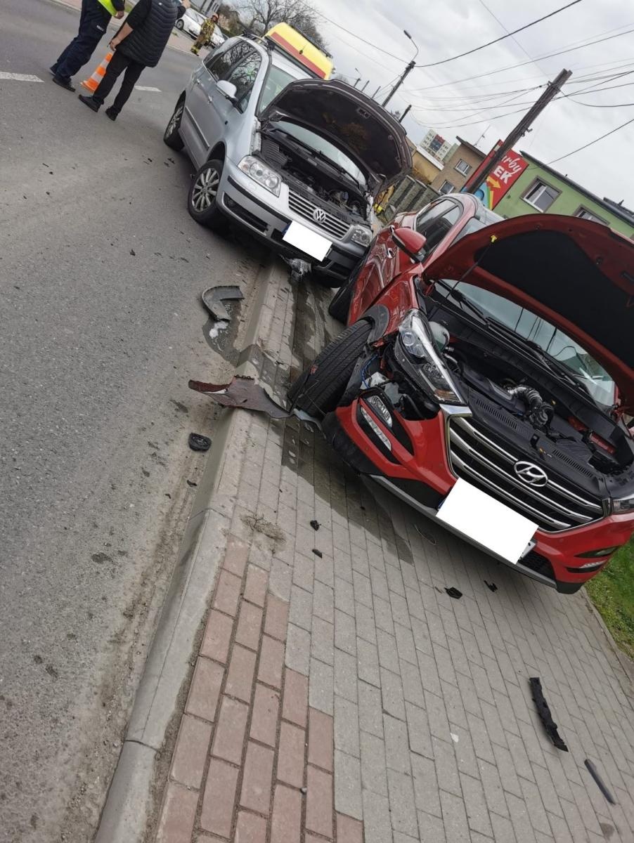 Zdjęcie w galerii na portalu naszwodzislaw.com: Niebezpieczny poranek na drogach powiatu. Dwa groźne zdarzenia w krótkim czasie wiadomości z regionu