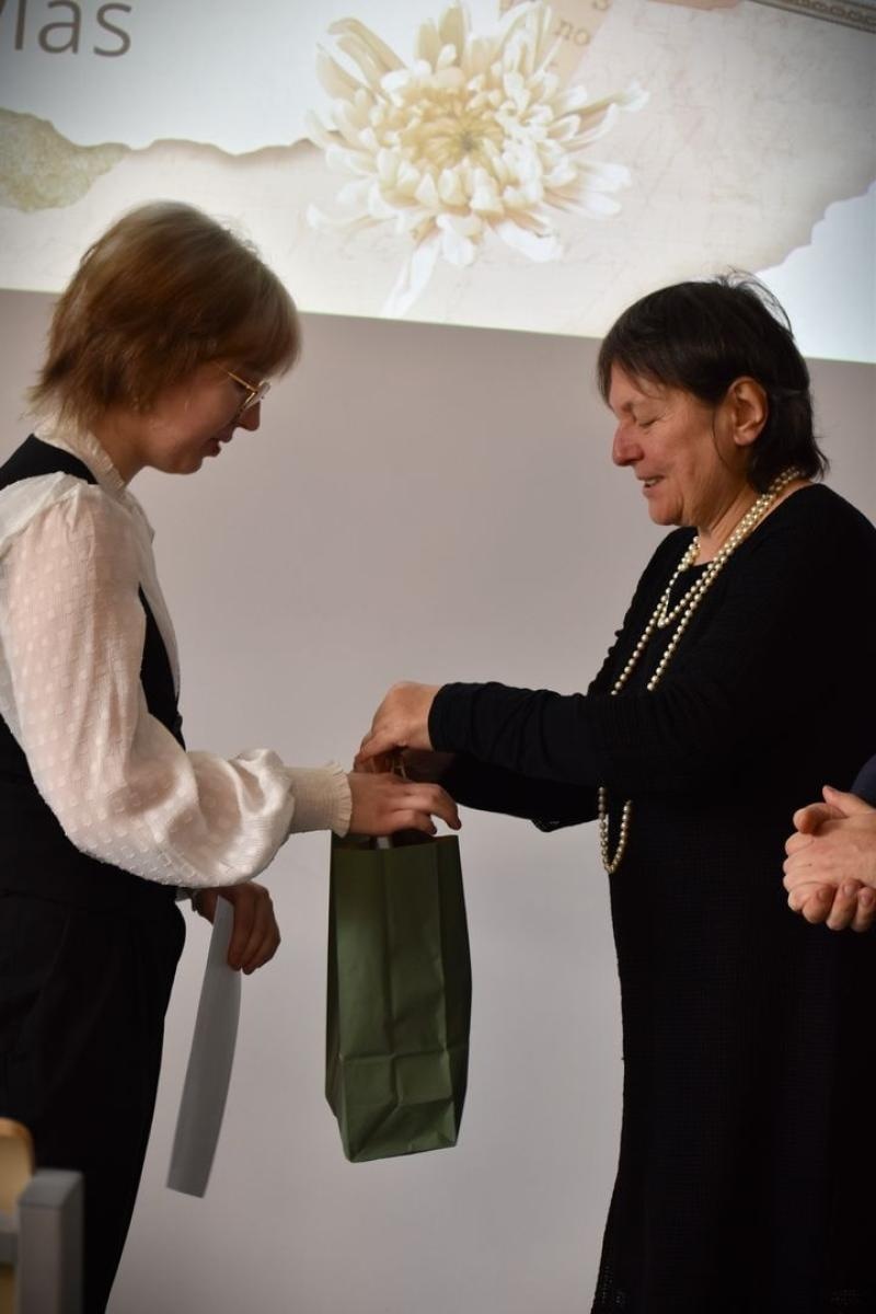 Zdjęcie w galerii na portalu naszwodzislaw.com: Nowa sala w Zespole Szkół Ponadpodstawowych w Wodzisławiu Śląskim hołdem dla Tischnera i Boznańskiej wiadomości z regionu