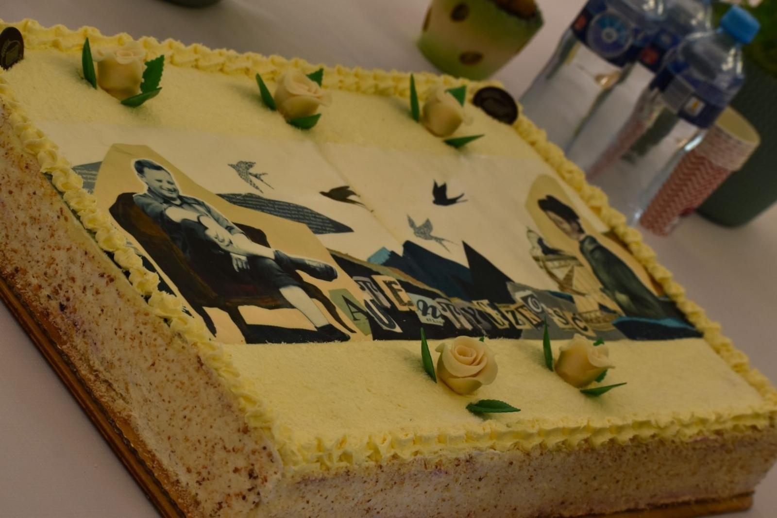 Zdjęcie w galerii na portalu naszwodzislaw.com: Nowa sala w Zespole Szkół Ponadpodstawowych w Wodzisławiu Śląskim hołdem dla Tischnera i Boznańskiej wiadomości z regionu