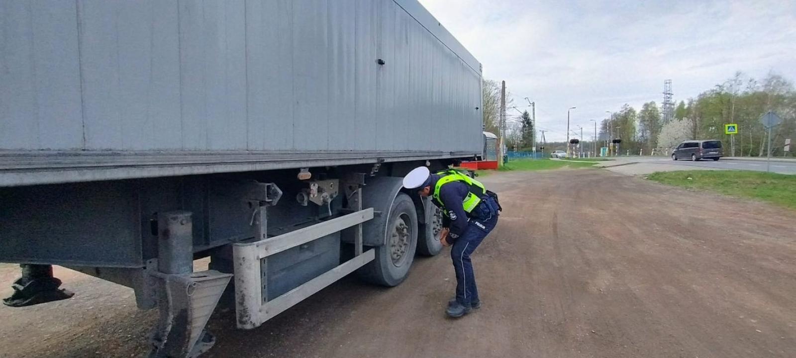 Zdjęcie w galerii na portalu naszwodzislaw.com: Środki transportu pod lupą policji wiadomości z regionu