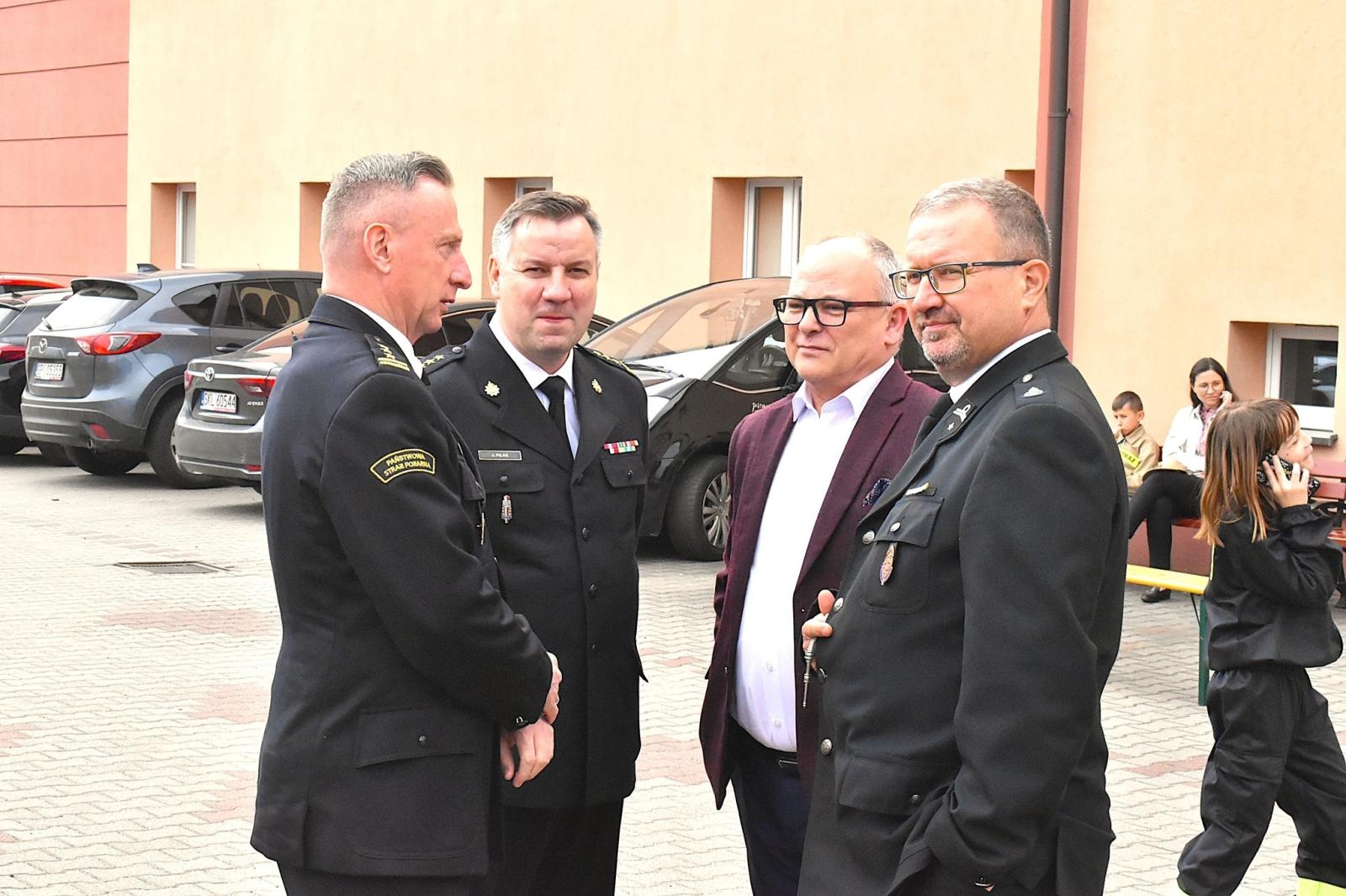 Zdjęcie w galerii na portalu naszwodzislaw.com: Uczennice z Gołkowic, Łazisk i Skrbeńska laureatkami Turnieju Wiedzy Pożarniczej wiadomości z regionu