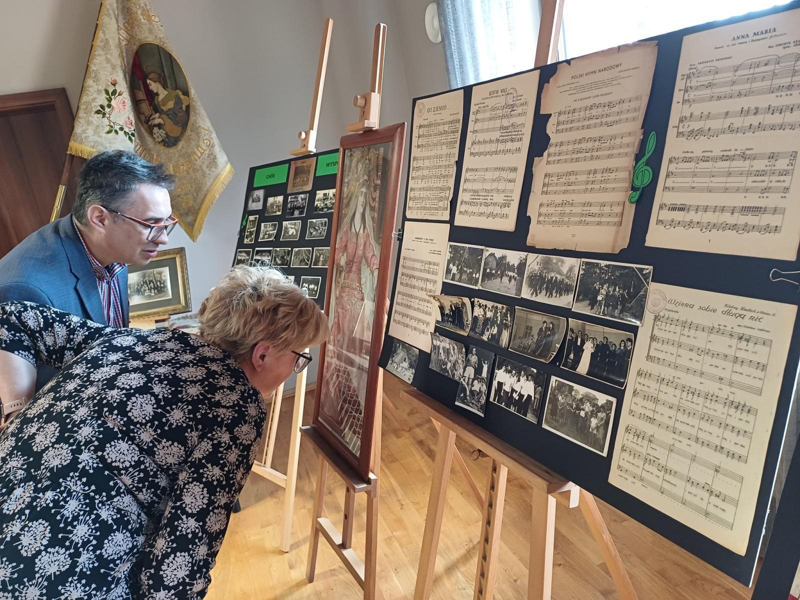 Zdjęcie w galerii na portalu naszwodzislaw.com: Palmy, maszkety, pisanki i złoty jubileusz chóru Melodia. Niedziela Palmowa w Skrbeńsku za nami wiadomości z regionu