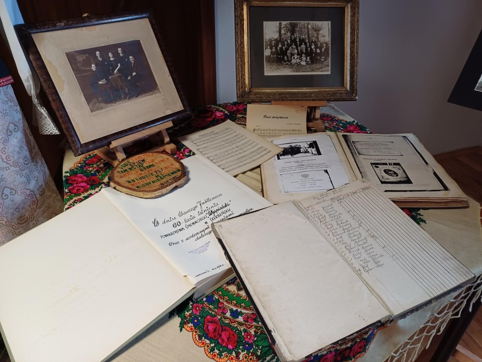 Zdjęcie w galerii na portalu naszwodzislaw.com: Palmy, maszkety, pisanki i złoty jubileusz chóru Melodia. Niedziela Palmowa w Skrbeńsku za nami wiadomości z regionu