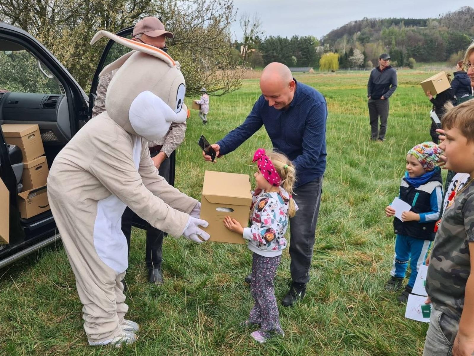Zdjęcie w galerii na portalu naszwodzislaw.com: W Bełsznicy szukali wielkanocnego zająca [FOTO] wiadomości z regionu