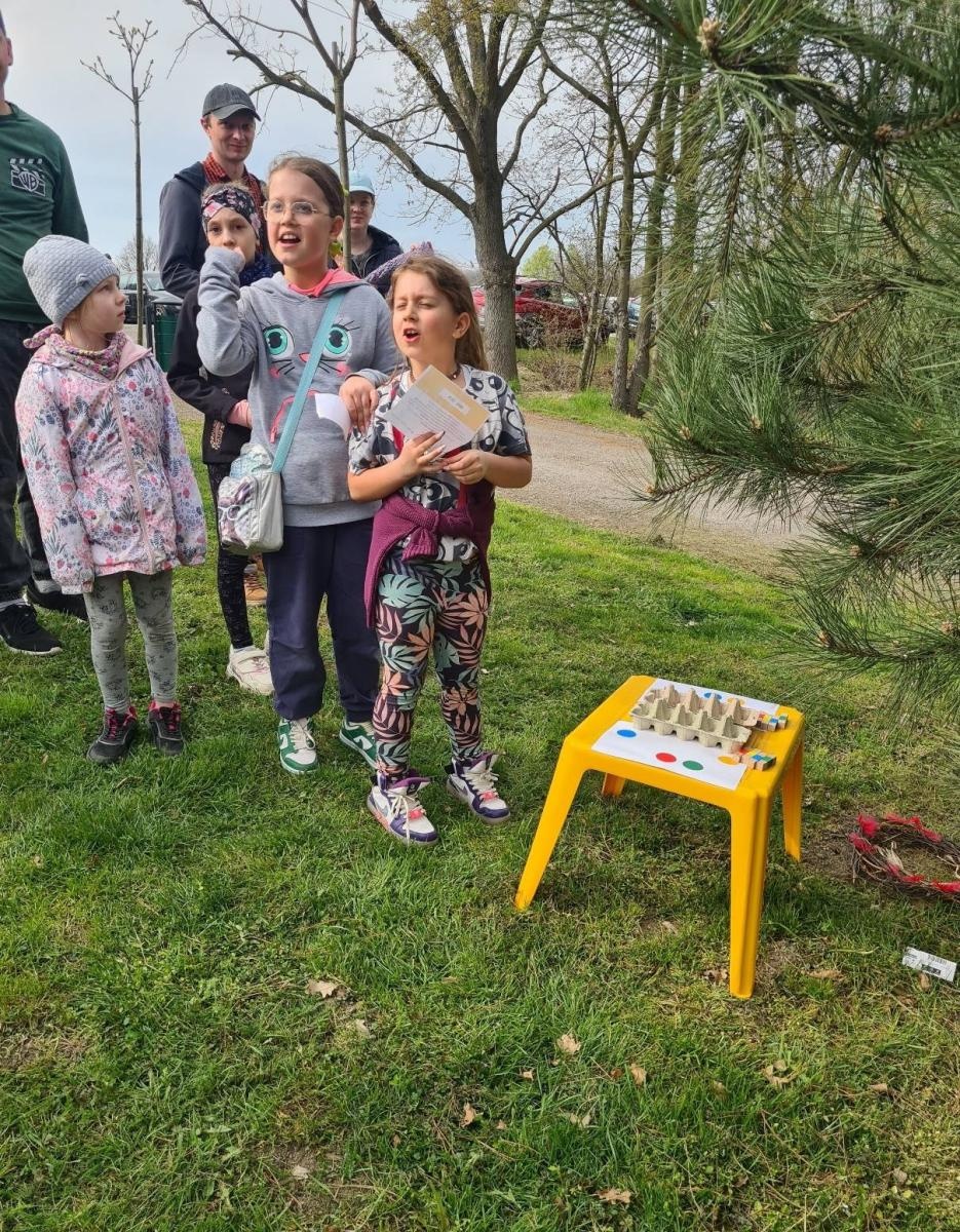Zdjęcie w galerii na portalu naszwodzislaw.com: W Bełsznicy szukali wielkanocnego zająca [FOTO] wiadomości z regionu