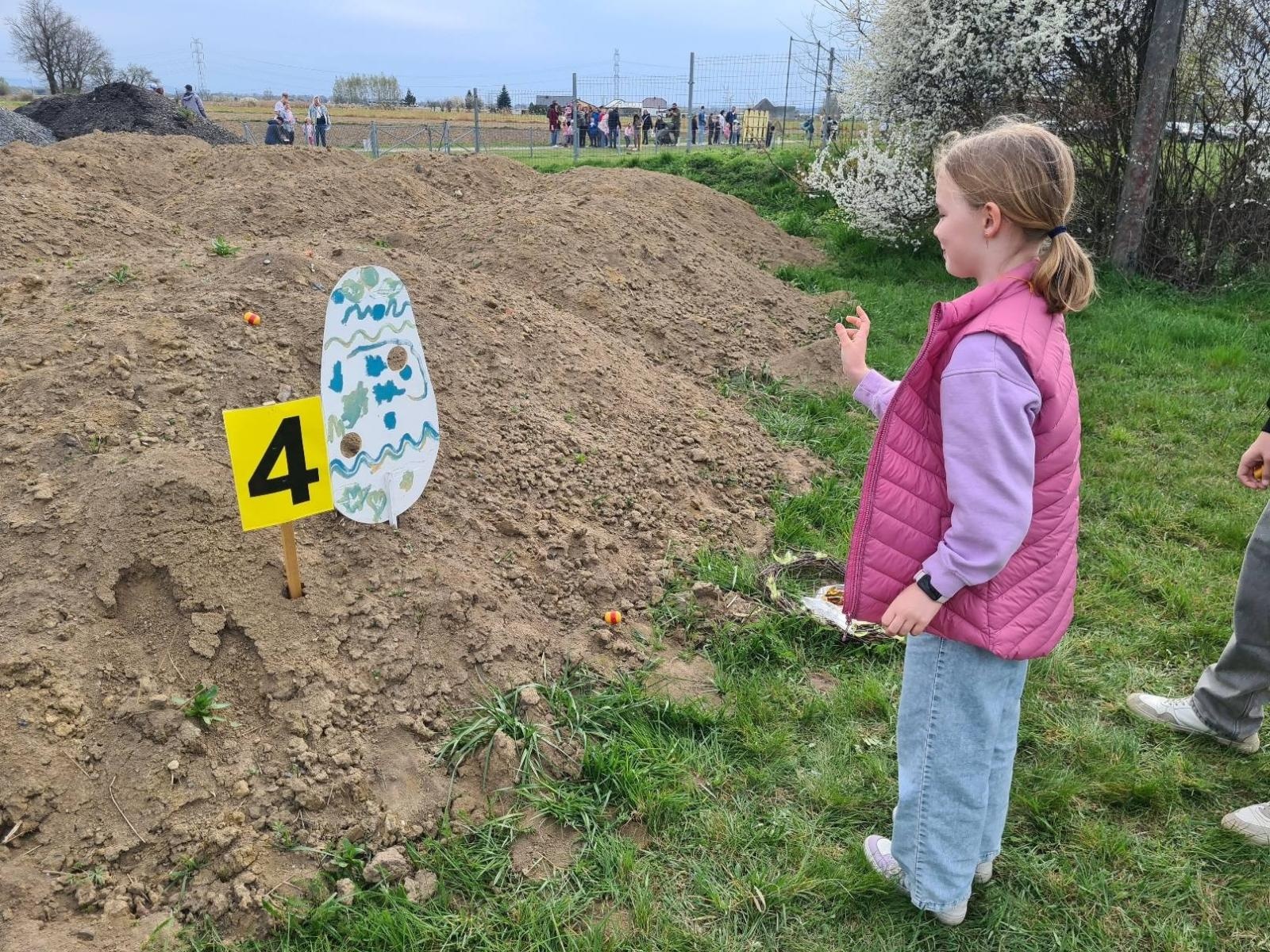 Zdjęcie w galerii na portalu naszwodzislaw.com: W Bełsznicy szukali wielkanocnego zająca [FOTO] wiadomości z regionu