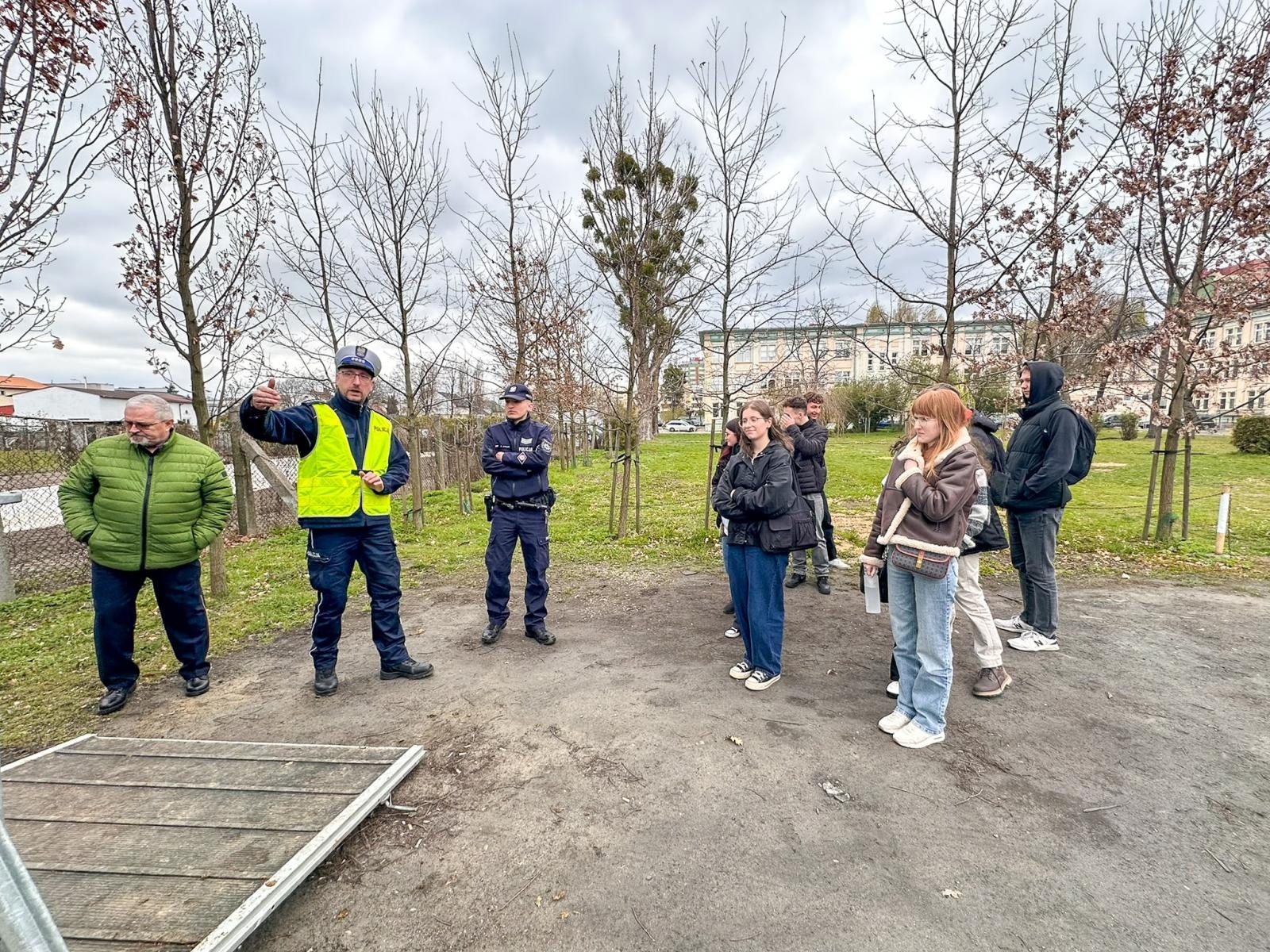 Zdjęcie w galerii na portalu naszwodzislaw.com: Seminarium o obecności koni w przestrzeni publicznej: bezpieczeństwo, służby mundurowe i jeździectwo wiadomości z regionu