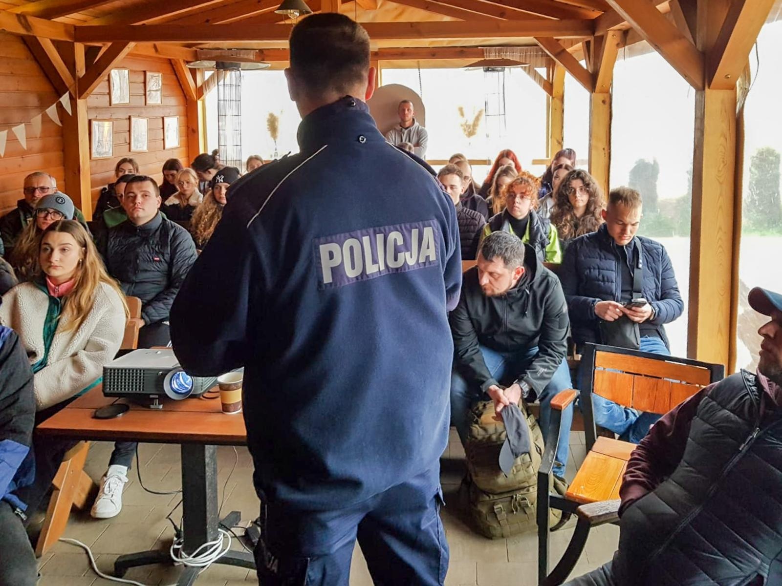 Zdjęcie w galerii na portalu naszwodzislaw.com: Seminarium o obecności koni w przestrzeni publicznej: bezpieczeństwo, służby mundurowe i jeździectwo wiadomości z regionu