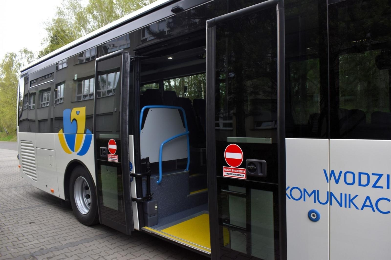 Zdjęcie w galerii na portalu naszwodzislaw.com: Wodzisławska Komunikacja Powiatowa ma nowy autobus wiadomości z regionu