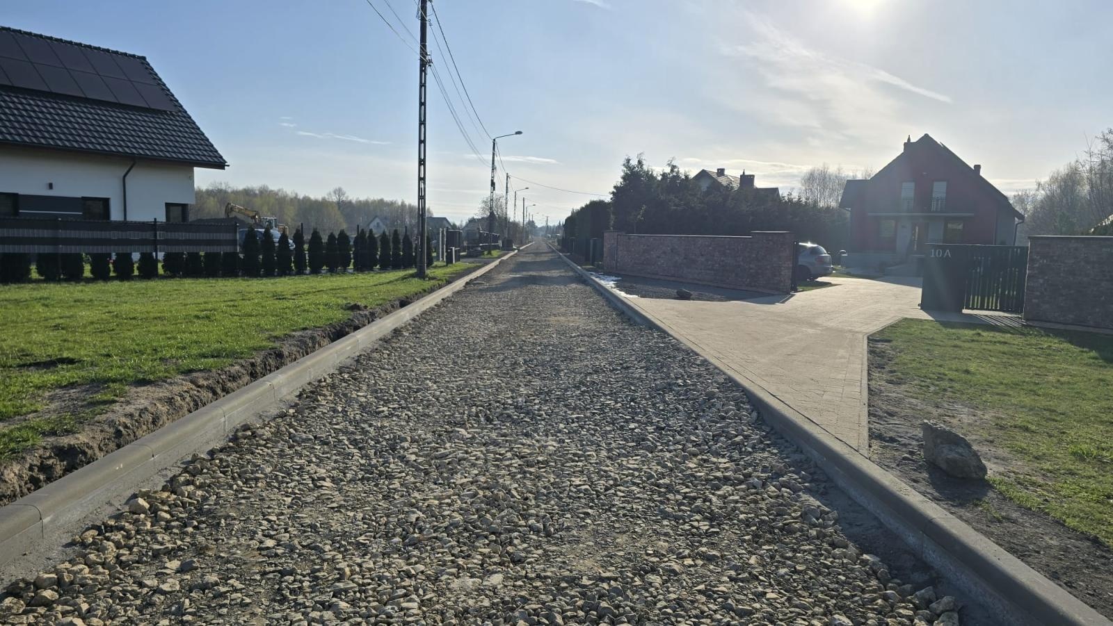 Zdjęcie w galerii na portalu naszwodzislaw.com: Trwa gruntowna przebudowa ul. Mszańskiej w Skrzyszowie wiadomości z regionu