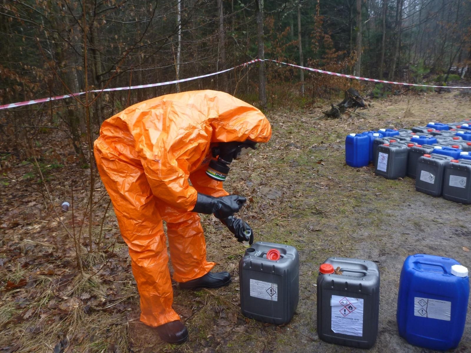 Zdjęcie w galerii na portalu naszwodzislaw.com: Śmieci w lasach - niekończąca się opowieść wiadomości z regionu