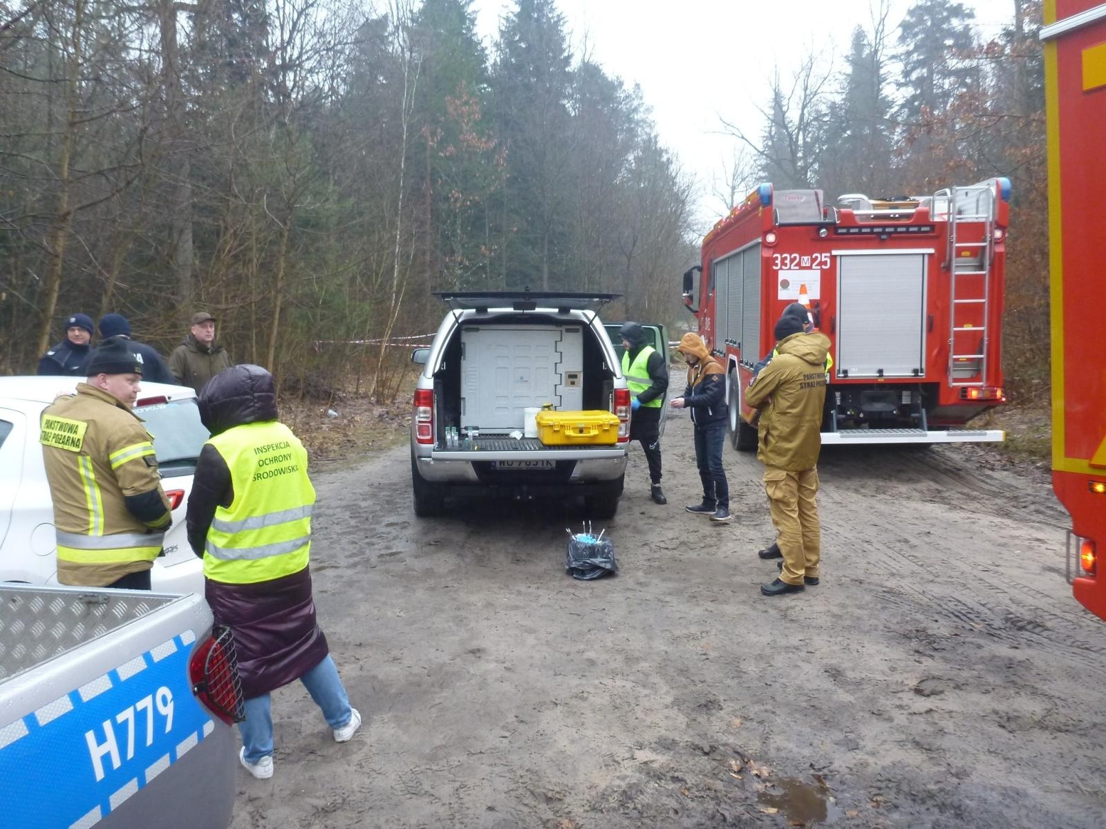 Zdjęcie w galerii na portalu naszwodzislaw.com: Śmieci w lasach - niekończąca się opowieść wiadomości z regionu