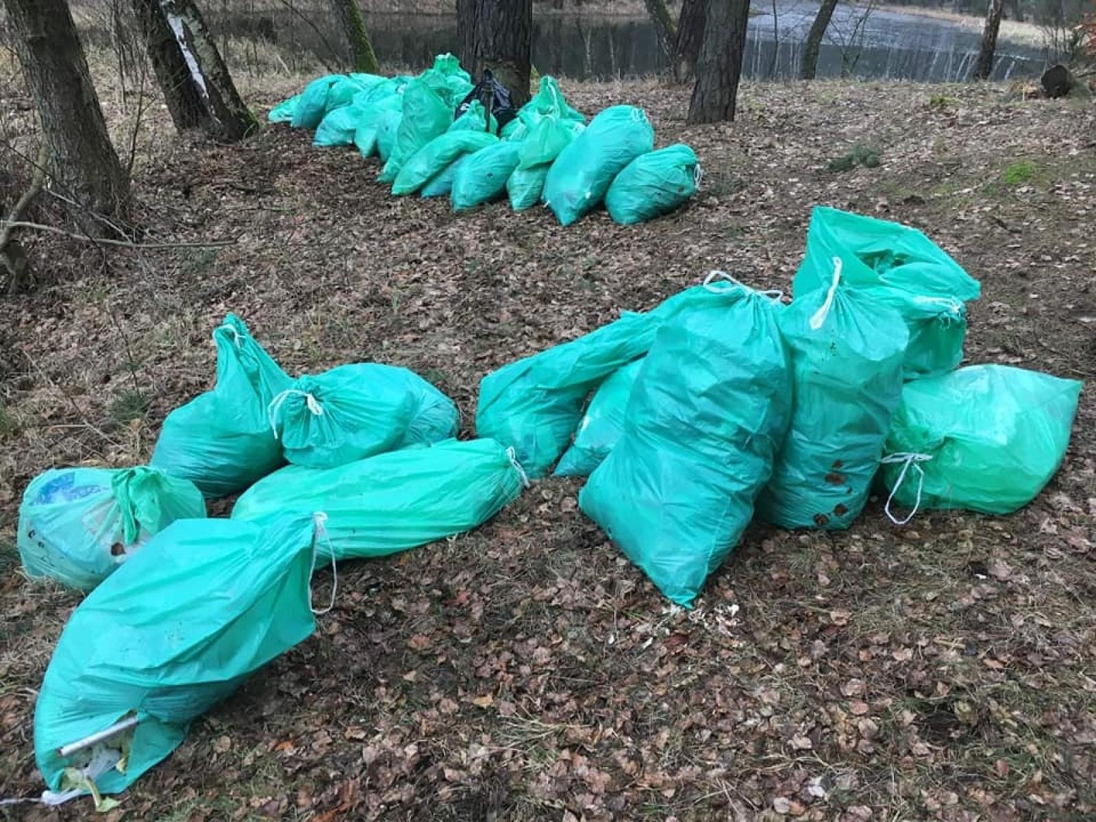 Zdjęcie w galerii na portalu naszwodzislaw.com: Śmieci w lasach - niekończąca się opowieść wiadomości z regionu