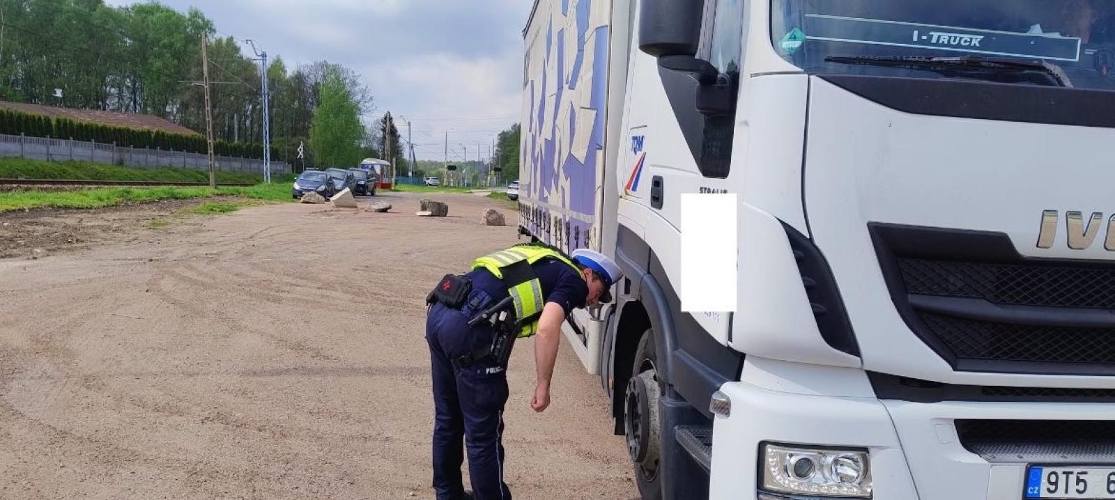 Zdjęcie w galerii na portalu naszwodzislaw.com: Miał tachograf, ale bez legalizacji. Wspólna akcja policji z Wodzisławia Śląskiego i Rybnika wiadomości z regionu