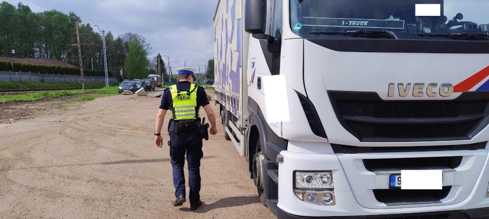 Zdjęcie w galerii na portalu naszwodzislaw.com: Miał tachograf, ale bez legalizacji. Wspólna akcja policji z Wodzisławia Śląskiego i Rybnika wiadomości z regionu