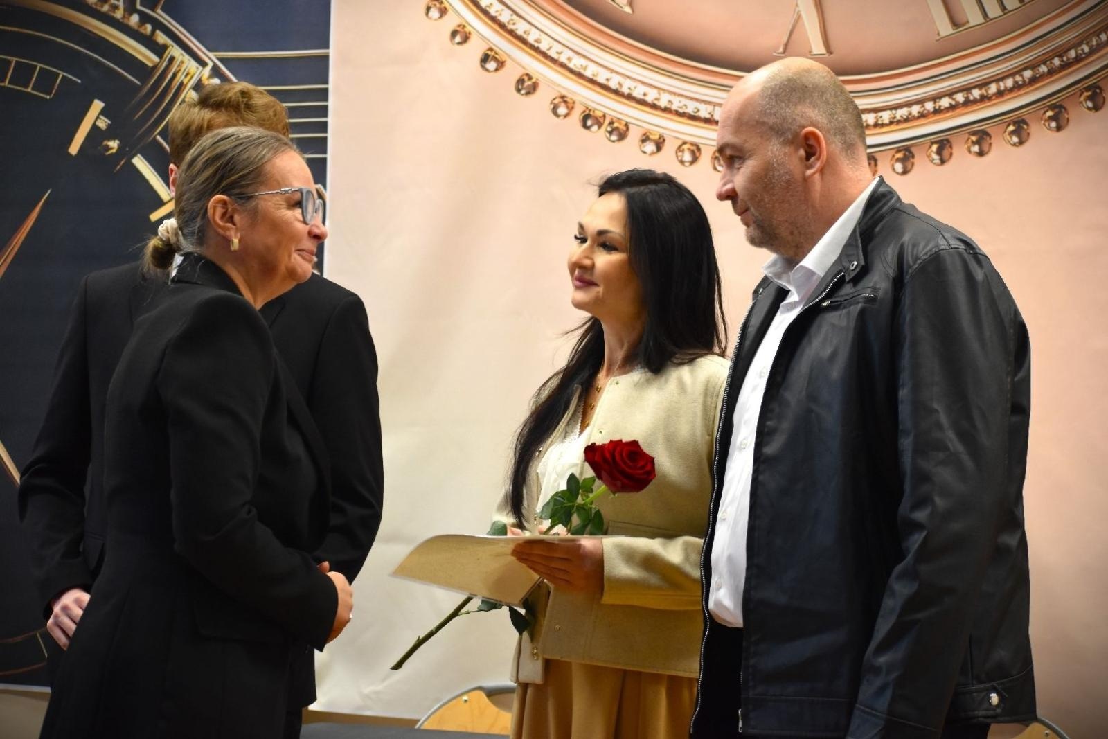 Zdjęcie w galerii na portalu naszwodzislaw.com: Powiatowe szkoły żegnają tegorocznych abiturientów wiadomości z regionu