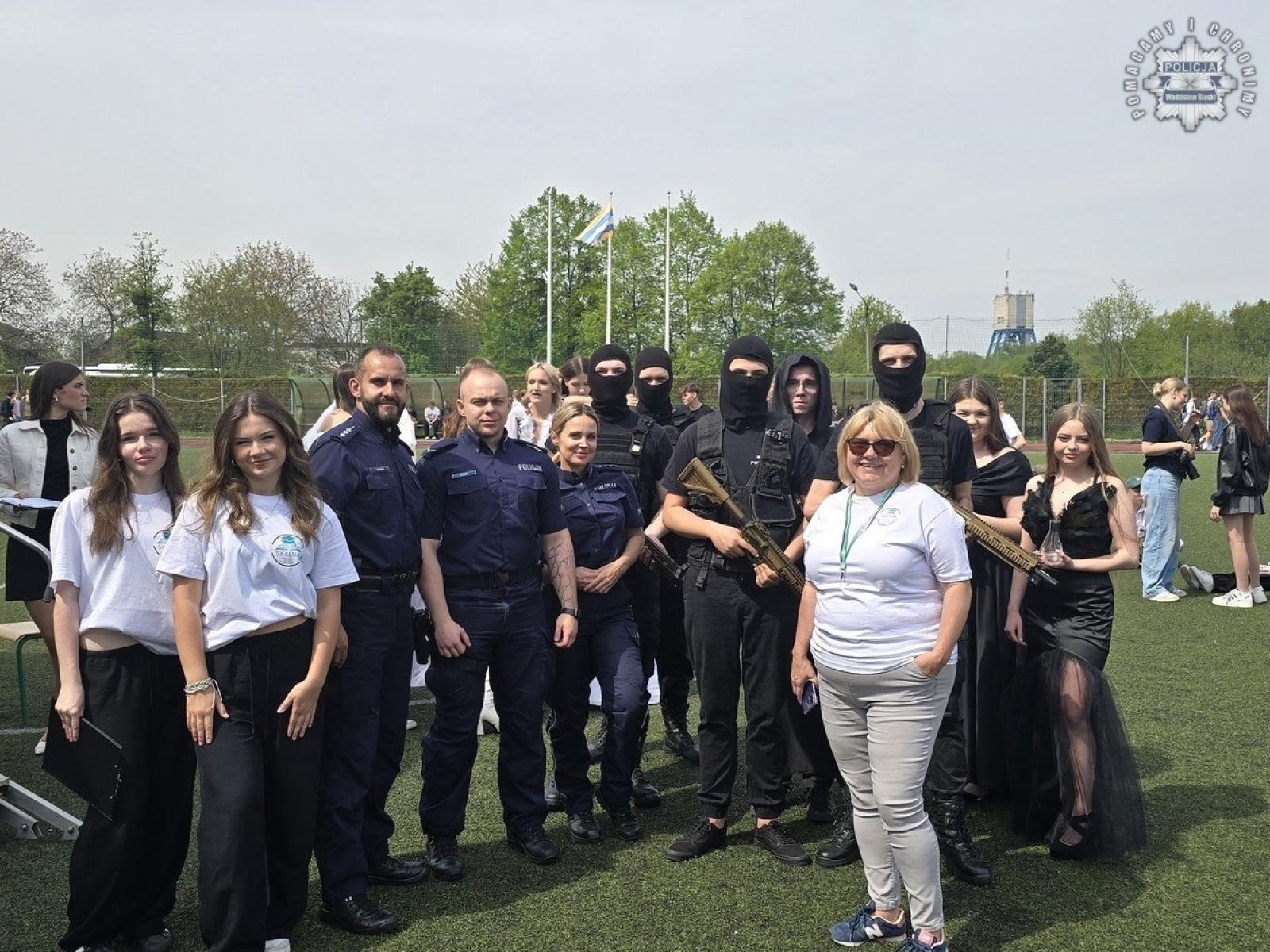 Zdjęcie w galerii na portalu naszwodzislaw.com: Targi edukacyjne z udziałem wodzisławskich policjantów wiadomości z regionu