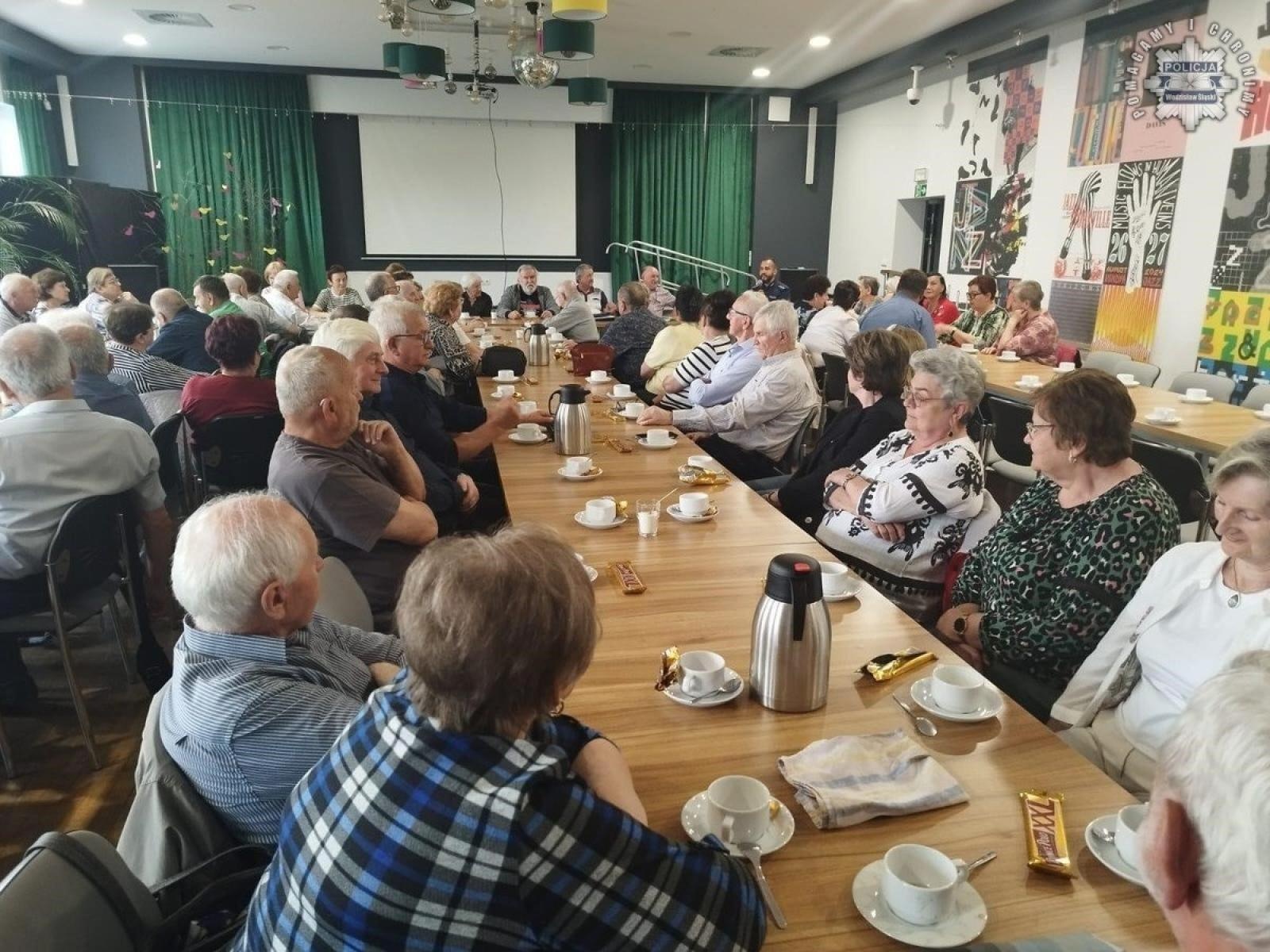 Zdjęcie w galerii na portalu naszwodzislaw.com: W trosce o bezpieczeństwo seniorów. Spotkanie w Gorzycach wiadomości z regionu