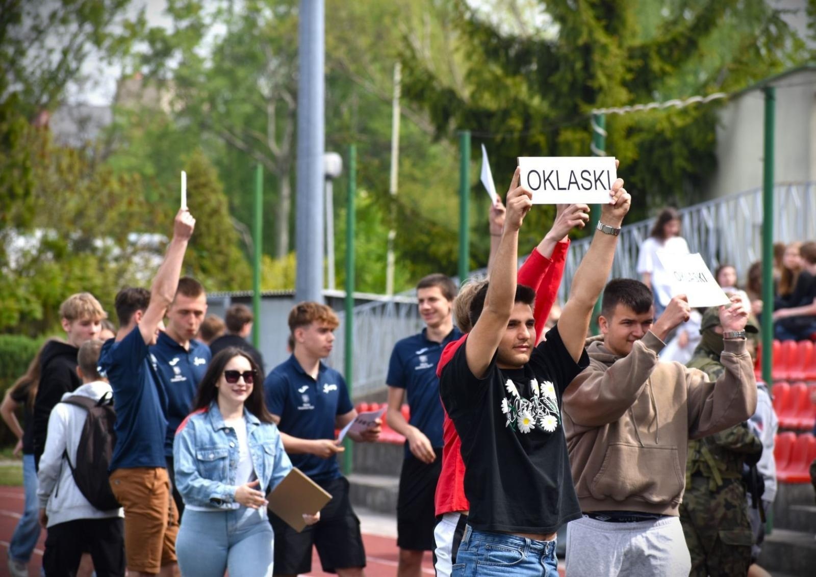 Zdjęcie w galerii na portalu naszwodzislaw.com: Powiatowe Targi Edukacyjne. Szkoły zaprezentowały swoją ofertę [FOTO i WIDEO] wiadomości z regionu
