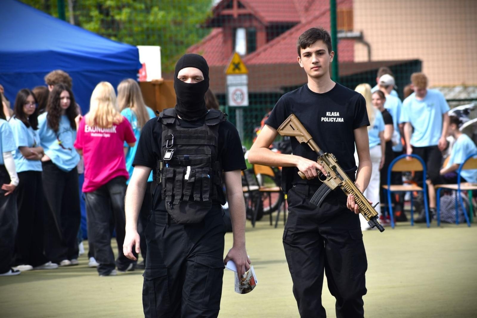Zdjęcie w galerii na portalu naszwodzislaw.com: Powiatowe Targi Edukacyjne. Szkoły zaprezentowały swoją ofertę [FOTO i WIDEO] wiadomości z regionu