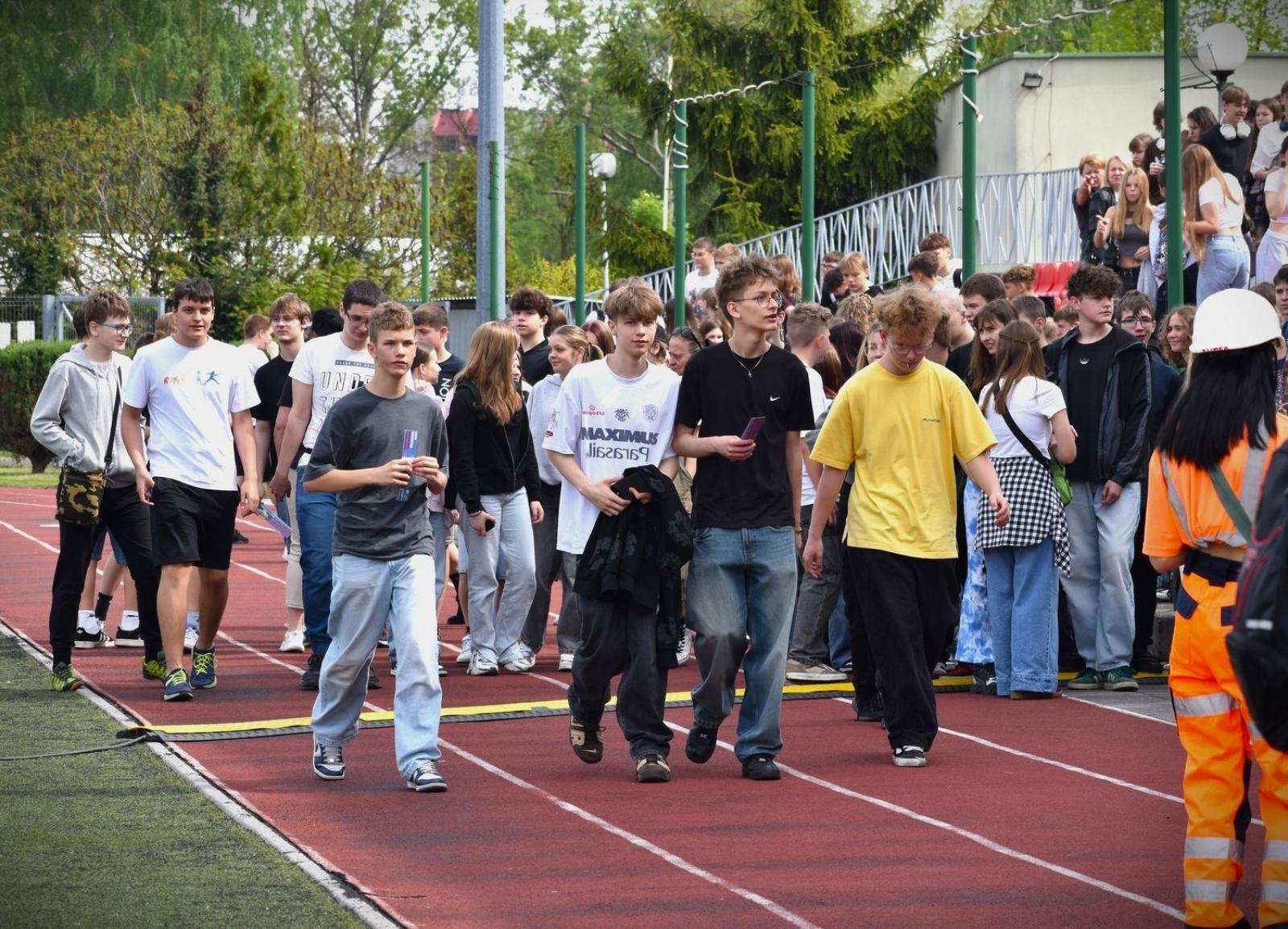 Zdjęcie w galerii na portalu naszwodzislaw.com: Powiatowe Targi Edukacyjne. Szkoły zaprezentowały swoją ofertę [FOTO i WIDEO] wiadomości z regionu