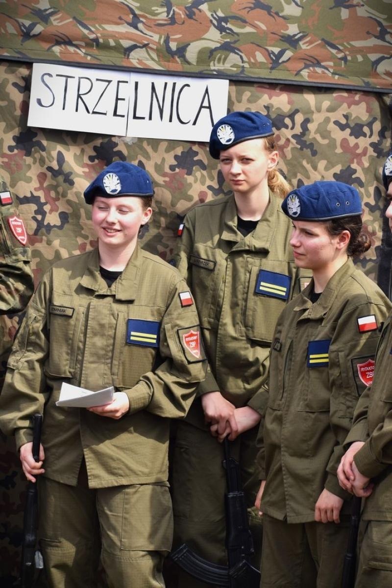 Zdjęcie w galerii na portalu naszwodzislaw.com: Powiatowe Targi Edukacyjne. Szkoły zaprezentowały swoją ofertę [FOTO i WIDEO] wiadomości z regionu