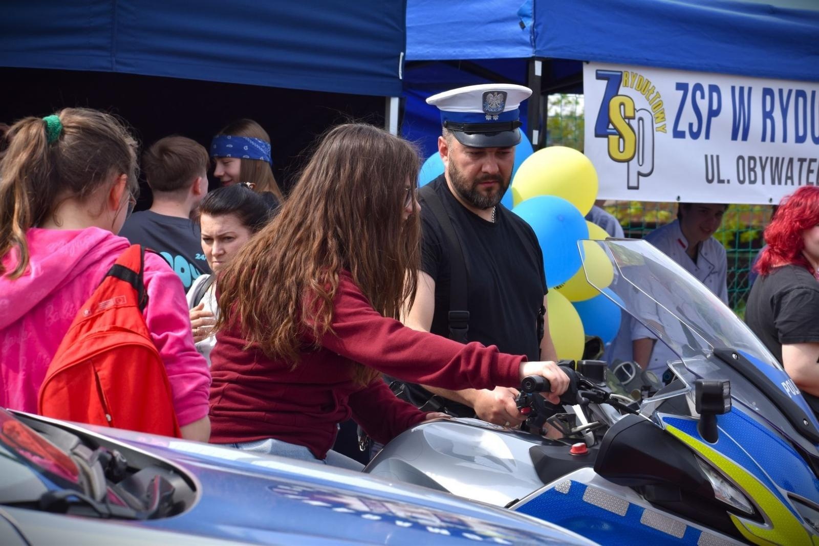 Zdjęcie w galerii na portalu naszwodzislaw.com: Powiatowe Targi Edukacyjne. Szkoły zaprezentowały swoją ofertę [FOTO i WIDEO] wiadomości z regionu