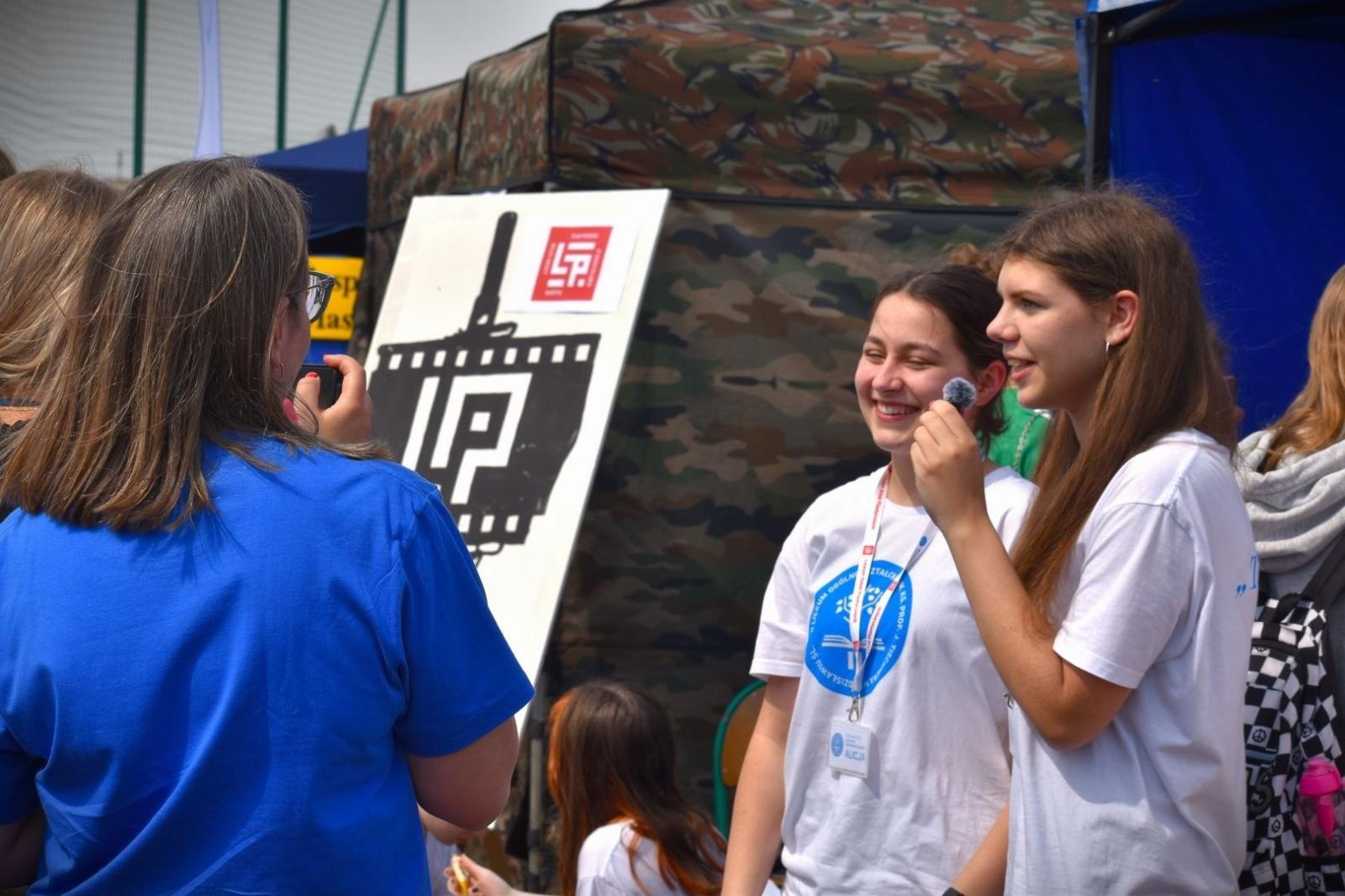 Zdjęcie w galerii na portalu naszwodzislaw.com: Powiatowe Targi Edukacyjne. Szkoły zaprezentowały swoją ofertę [FOTO i WIDEO] wiadomości z regionu