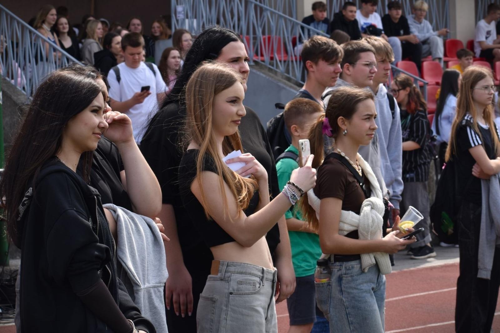 Zdjęcie w galerii na portalu naszwodzislaw.com: Powiatowe Targi Edukacyjne. Szkoły zaprezentowały swoją ofertę [FOTO i WIDEO] wiadomości z regionu