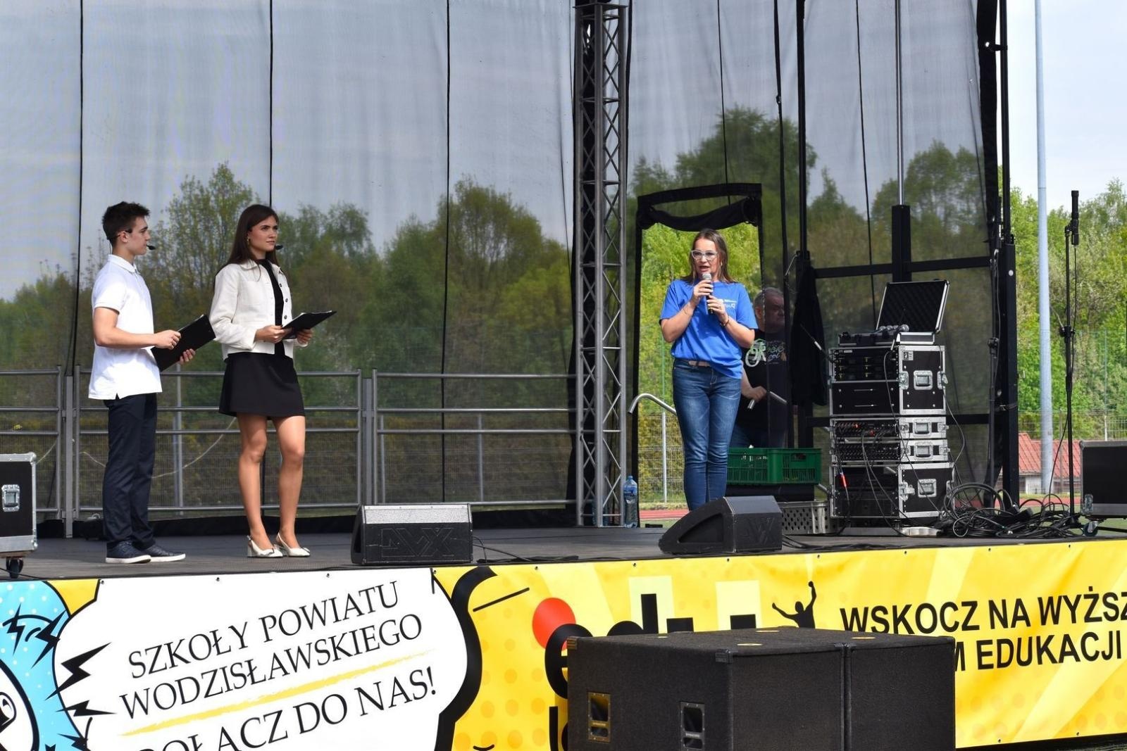 Zdjęcie w galerii na portalu naszwodzislaw.com: Powiatowe Targi Edukacyjne. Szkoły zaprezentowały swoją ofertę [FOTO i WIDEO] wiadomości z regionu