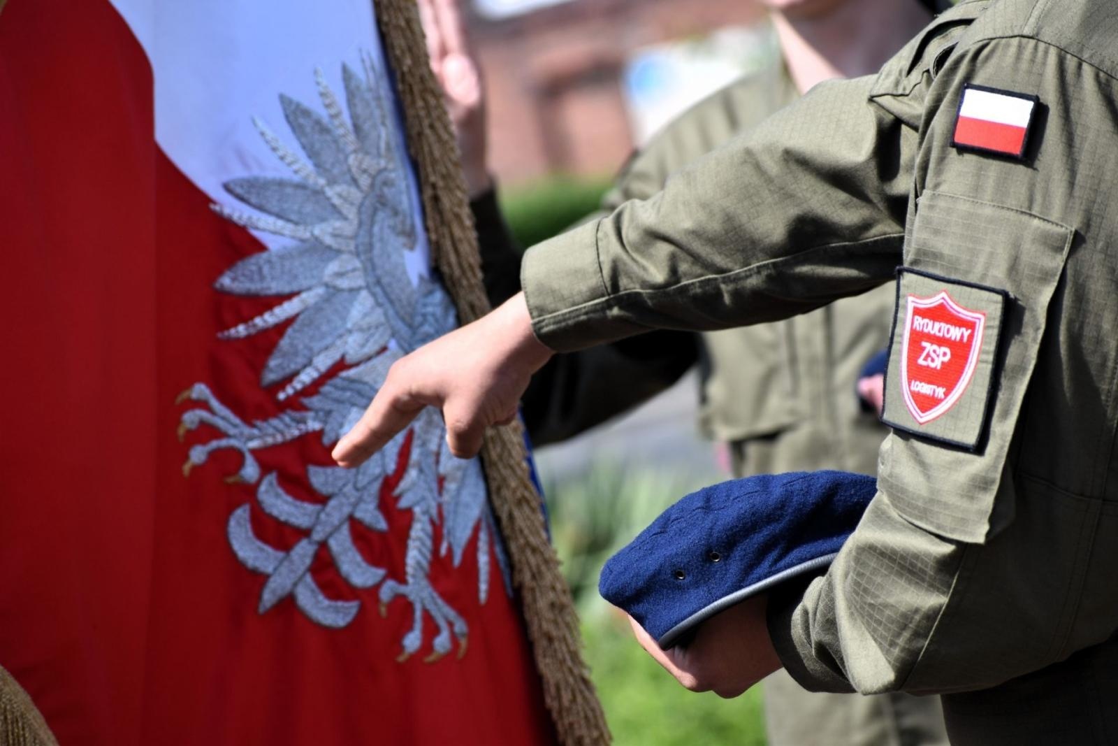 Zdjęcie w galerii na portalu naszwodzislaw.com: Kadeci z Rydułtów złożyli ślubowanie wiadomości z regionu