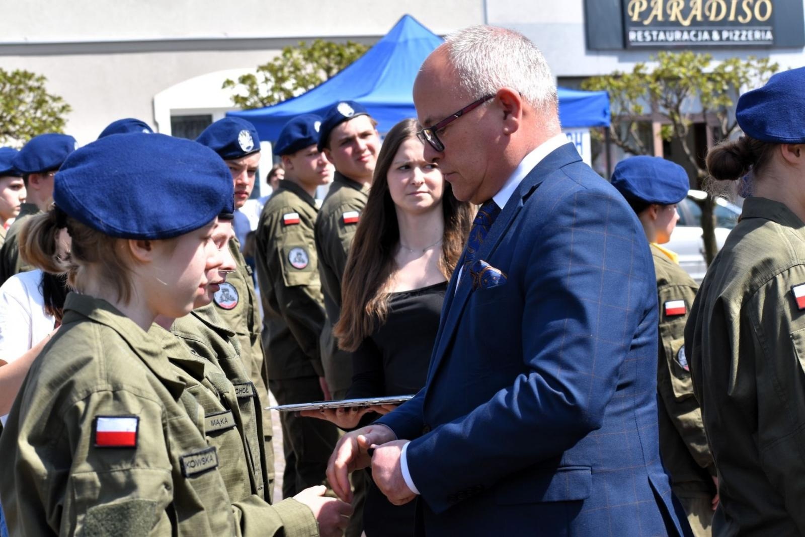 Zdjęcie w galerii na portalu naszwodzislaw.com: Kadeci z Rydułtów złożyli ślubowanie wiadomości z regionu