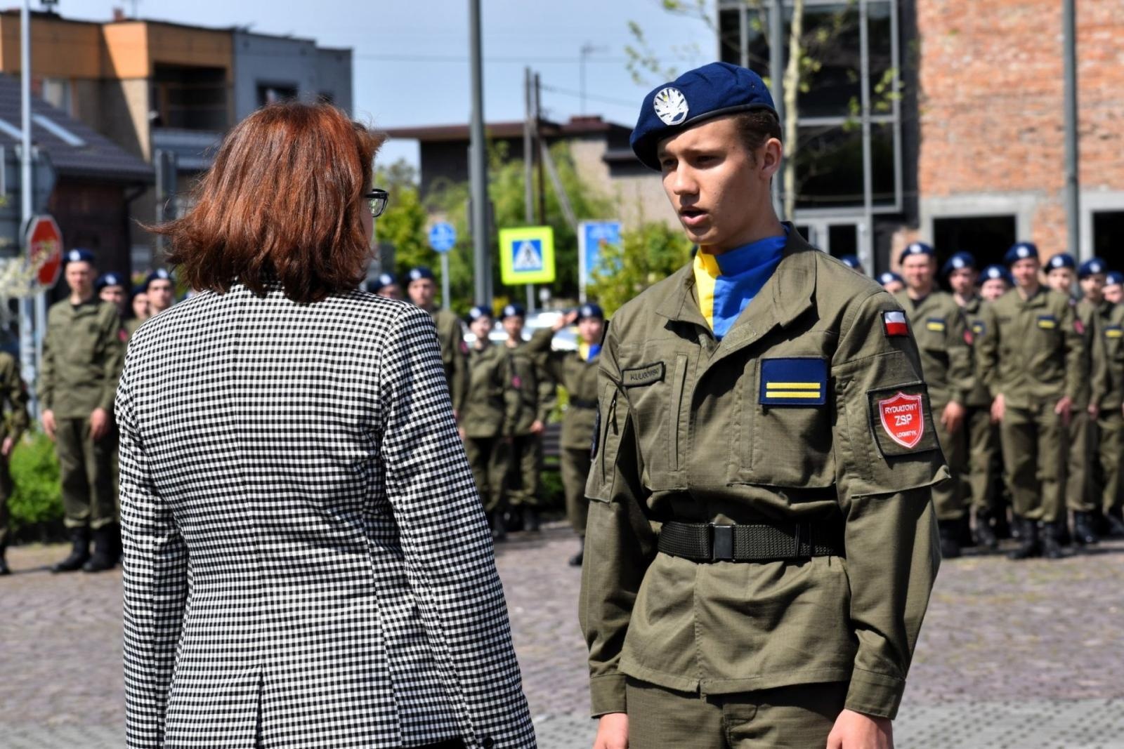 Zdjęcie w galerii na portalu naszwodzislaw.com: Kadeci z Rydułtów złożyli ślubowanie wiadomości z regionu