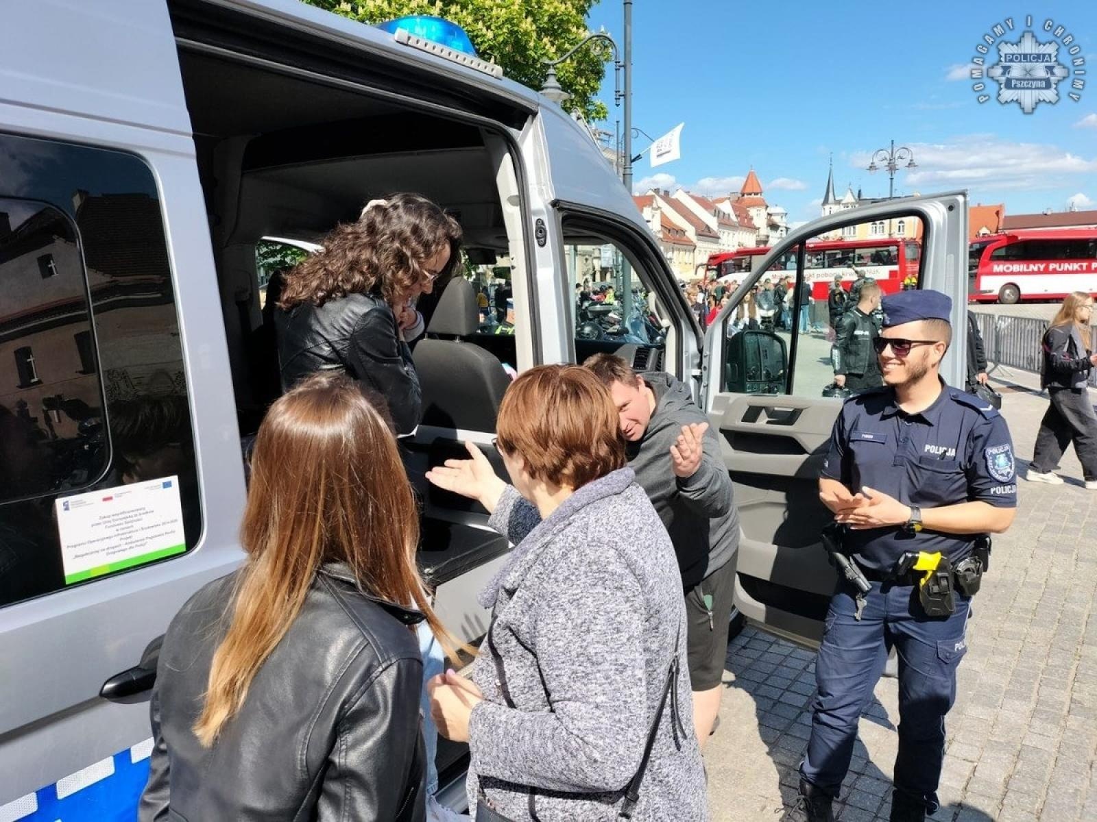 Zdjęcie w galerii na portalu naszwodzislaw.com: Motoserce w Pszczynie z udziałem policyjnych motocyklistów z wodzisławskiej policji wiadomości z regionu