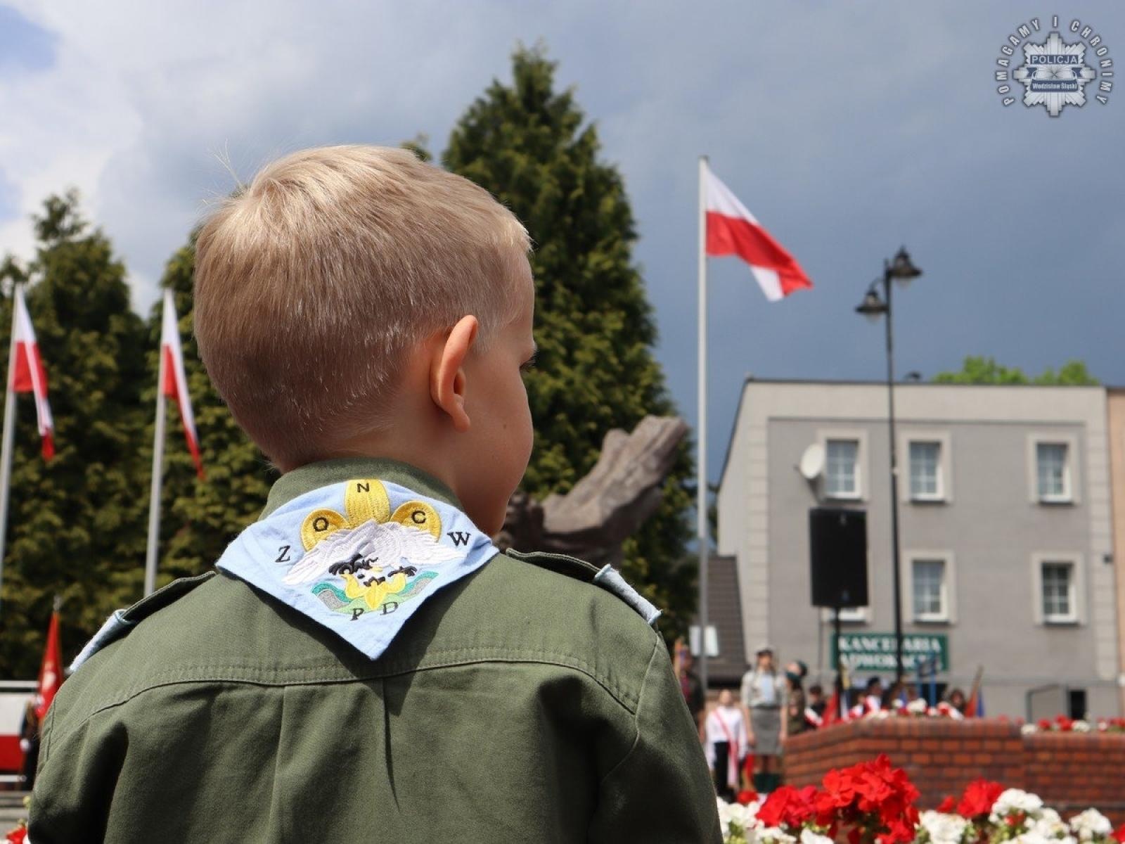 Zdjęcie w galerii na portalu naszwodzislaw.com: Obchody rocznicy uchwalenia Konstytucji 3 Maja z udziałem wodzisławskich policjantów wiadomości z regionu
