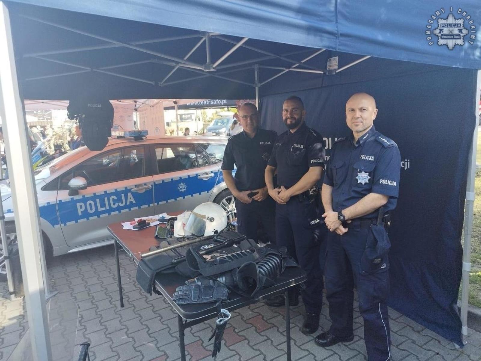 Zdjęcie w galerii na portalu naszwodzislaw.com: Mundurowy Piknik Rodzinny w Rydułtowach z udziałem wodzisławskich policjantów wiadomości z regionu